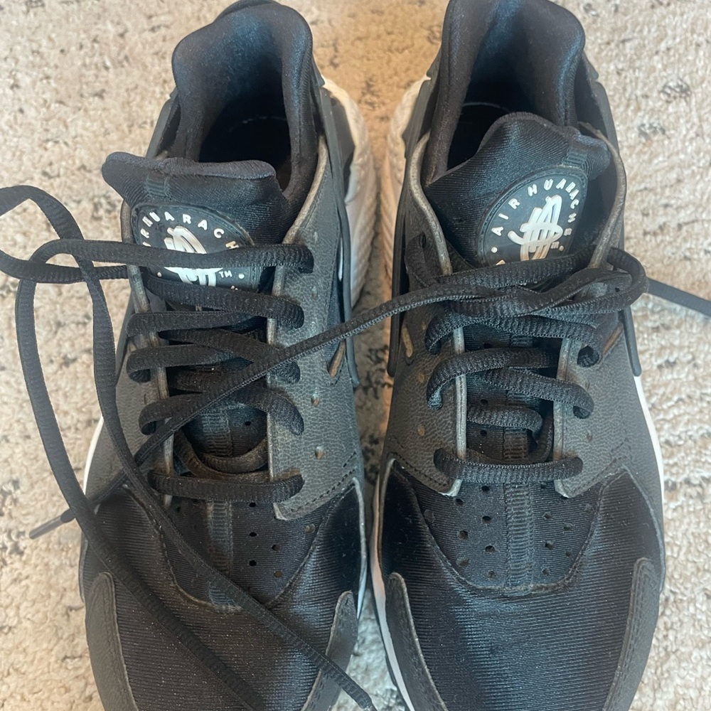 Nike Air Huarache Run sneaker in an all-black colorway Black and White Sneakers - Picture 5 of 5